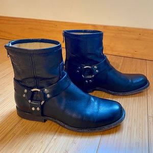 Frye Phillip Harness short ankle boots